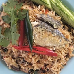 ข้าวผัดกระเพราปลาทู