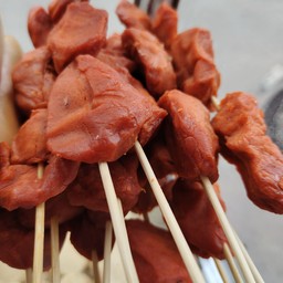 เสี่ยแมนไส้กรอกอีสานซิ่ง