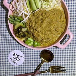 ขนมจีนน้ำยากะทิใต้และปอเปี๊ยะทอด by ยุ นรา Yu nara