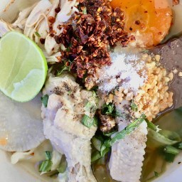 เอวาริน ก๋วยเตี๋ยวไก่ฉีก,ข้าวมันไก่,ก๋วยจั๊บญวน