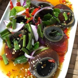 ยำไข่เยี่ยวม้า