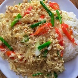 ผัดวุ้นเส้นใส่ไข่