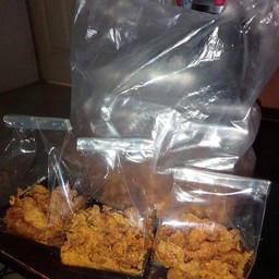 พี่กล้าลูกชิ้นไก่น้ำจิ้มซีฟู้ดรสเด็ด ดอนแมืองสงประภา