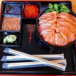 แซลมอนซาซิมิ