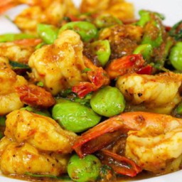 ข้าวกุ้งผัดเครื่องแกงใส่สะตอ