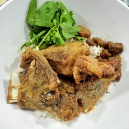 ข้าวแห้งหัวปลาเก๋าทอดน้ำปลา