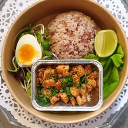 ลาบอกไก่คลีน + ข้าวสามสี +ไข่ต้ม