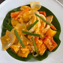 ทะเลผัดไข่เค็ม