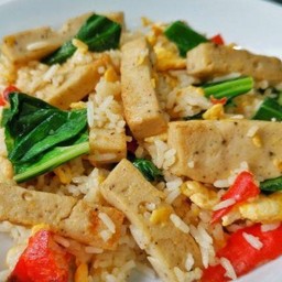 ข้าวผัดหมูยอ