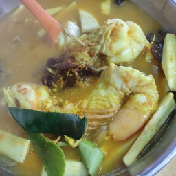 แกงเหลืองกุ้งแชบ๊วยยอดมะพร้าว