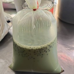 น้ำเต้าหู้ชาเขียวใส่เครื่อง