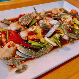 ยําปูม้าสด (ยำปลาร้า)