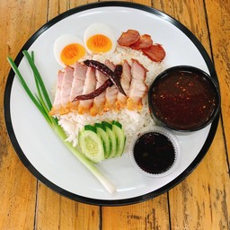 ข้าวหมูกรอบ