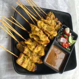 หมูสะเต๊ะชุดกลาง 14 ไม้