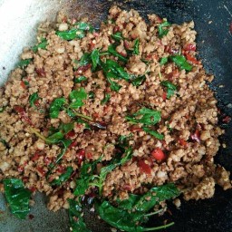 กะเพราโบราณ เลียบทาวรถไฟ