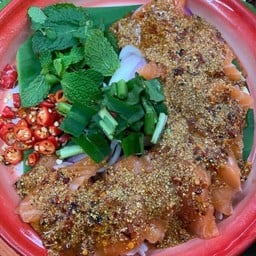 แซลมอนคลุกฝุ่น