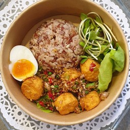 เต้าหู้ไข่คั่วพริกเกลือ +  ข้าวสามสีคลีน + ไข่ต้ม