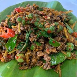 ผัดเผ็ดกบ