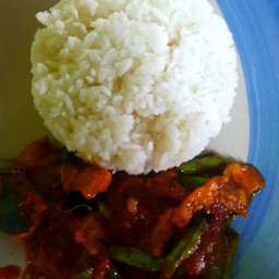 ข้าวผัดพริกแกงหมู