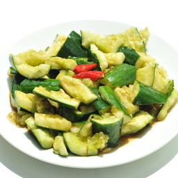 ยำแตงกวา