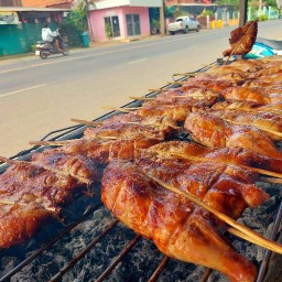 กระต่ายส้มตำไก่ย่างวิเชียรบุรี ดงมูลเหล็ก