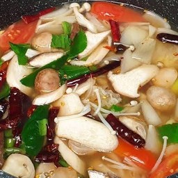 ต้มยำเห็ดน้ำใส
