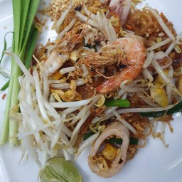 ข้าวปั้น ชงชา
