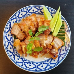 หมูสามชั้นทอดน้ำปลา