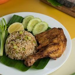 ข้าวผัดคะน้าปลาเค็ม