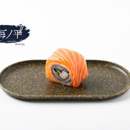 แซลมอนโรล