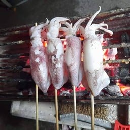 ยำลูกชิ้นหลัง รร.สุวรรณวงศ์  บนสะพานข้ามคลองเต็นท์สีน้ำเงิน