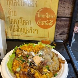 ก๋วยเตี๋ยวคั่วไก่ ไข่ออนเซ็น By โก๋ต้อม