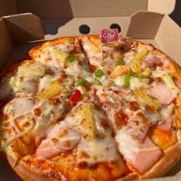 ฮายพิซซ่า สี่แยกเชิงสะพานจอมเกล้า ถ.ชีสระอินทร์