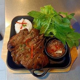 หมูย่างบนหิน Thit Heo Nuong Da