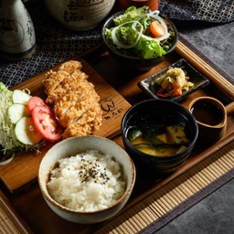 ชุดข้าวสันในเซนไดวากิวชุบเกล็ดขนมปัง