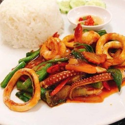 พริกแกงปลาหมึก