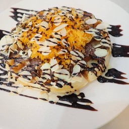 อเมริกันวาฟเฟิลฝอยทองนูเทลล่าช็อค