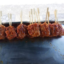 พลอยข้าวเหนียวหมูปิ้ง