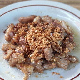 ข้าวหมูทอดกระเทียม