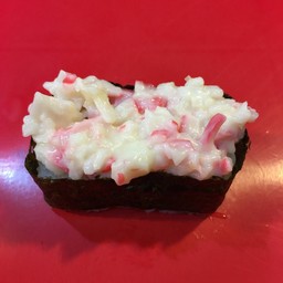 ซูชิหน้าสลัดปูอัด