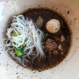 หมี่ขาวเนื้อน้ำตก