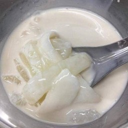 [ 10 ฟรี 1 ] วุ้นลูกตาลมะพร้าวอ่อนนมสด