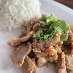 ข้าวหมูกระเทียม