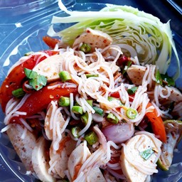 ยำขนมจีนปลาร้าไก่ยอ