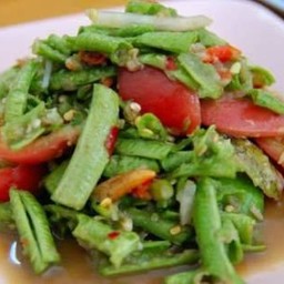 ส้มตำถั่วฝักยาว