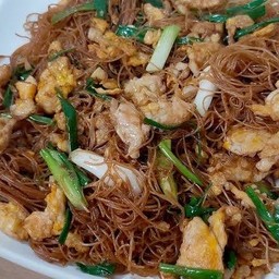 ผัดโคราชเส้นหมี่ขาว