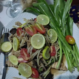 อุ๊ ส้มตำสเต็กลาว