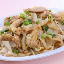 ผัดโคราชเส้นใหญ่