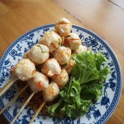 ลูกชิ้นเอ็นหมู 3 ไม้