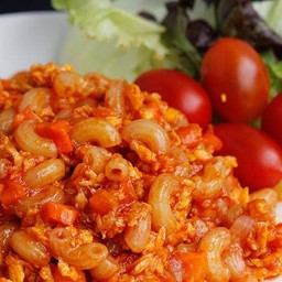 ผัดมักกะโรนีไก่  ( Stir Fried Macaroni with Chicken )